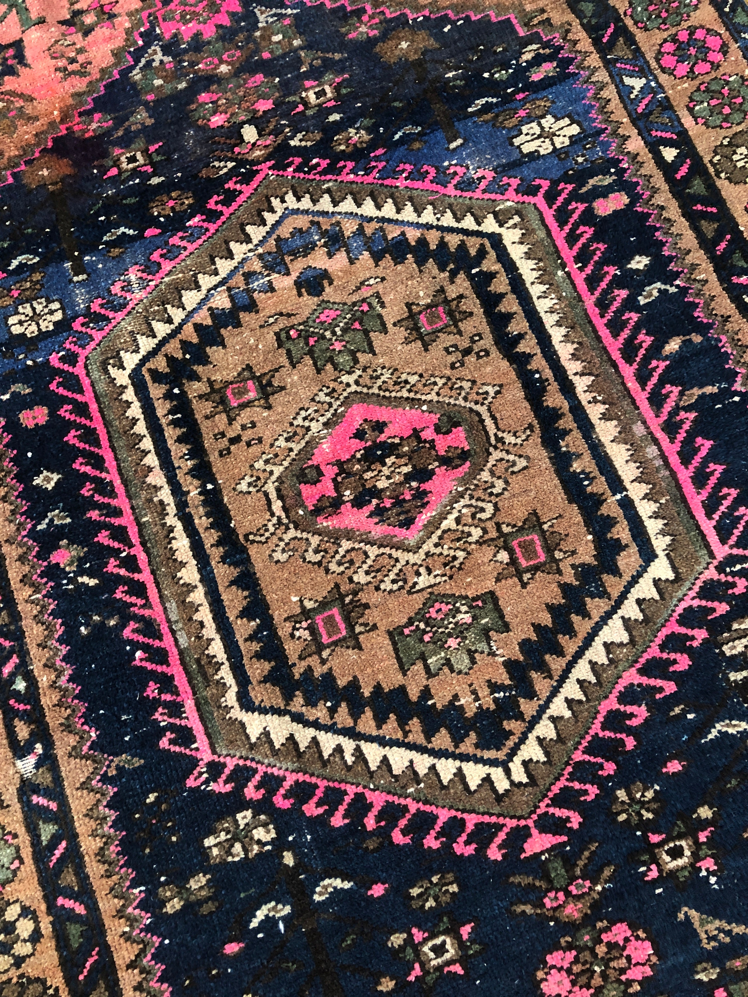 Vintage Persian Area Rug - Cirque